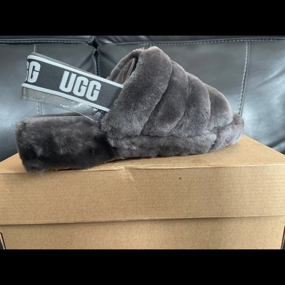 Ugg Fluff Yeah Slide size 7- BRAND NEW